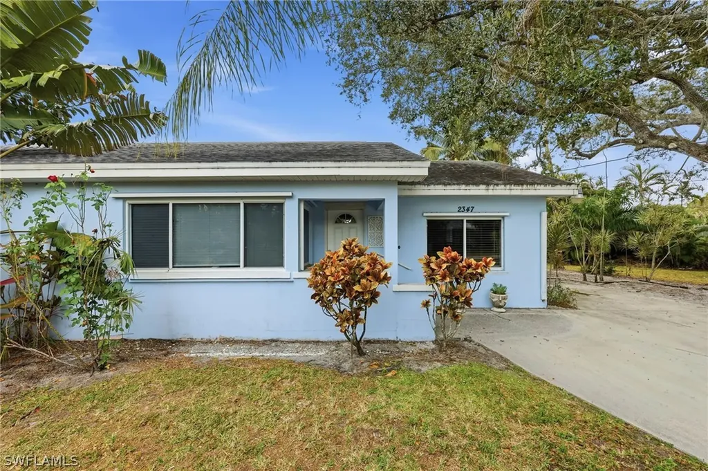 2347 Harbor Road Naples FL 34104