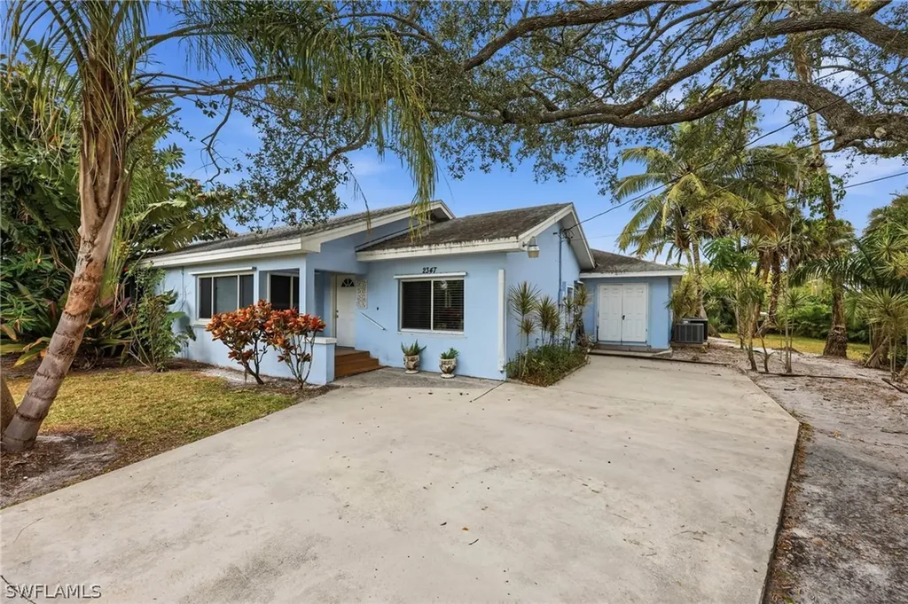 2347 Harbor Road Naples FL 34104