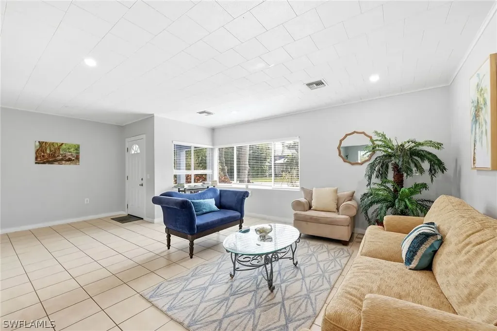 2347 Harbor Road Naples FL 34104