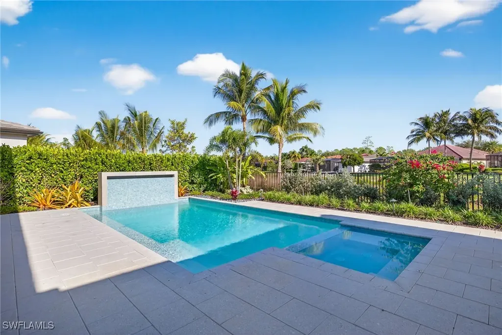 16732 Lucarno Way N Naples FL 34110