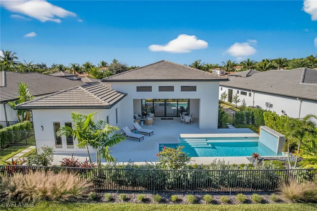 16732 Lucarno Way N Naples FL 34110