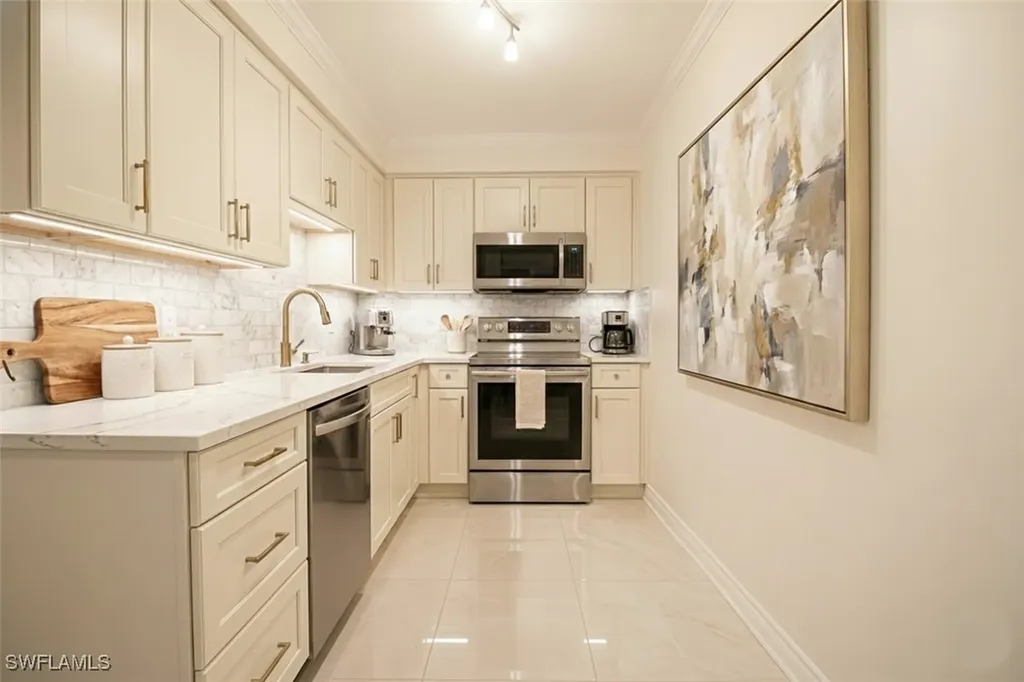 800 S Golf Drive Naples FL 34102