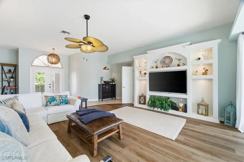 2206 Beach Parkway W Cape Coral FL 33914