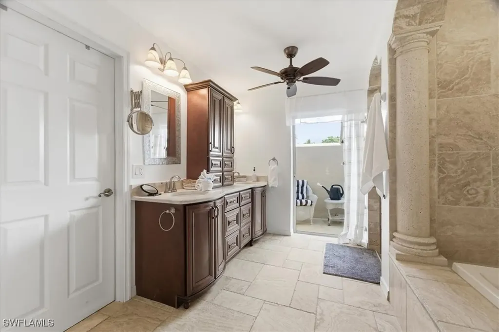 2206 Beach Parkway W Cape Coral FL 33914