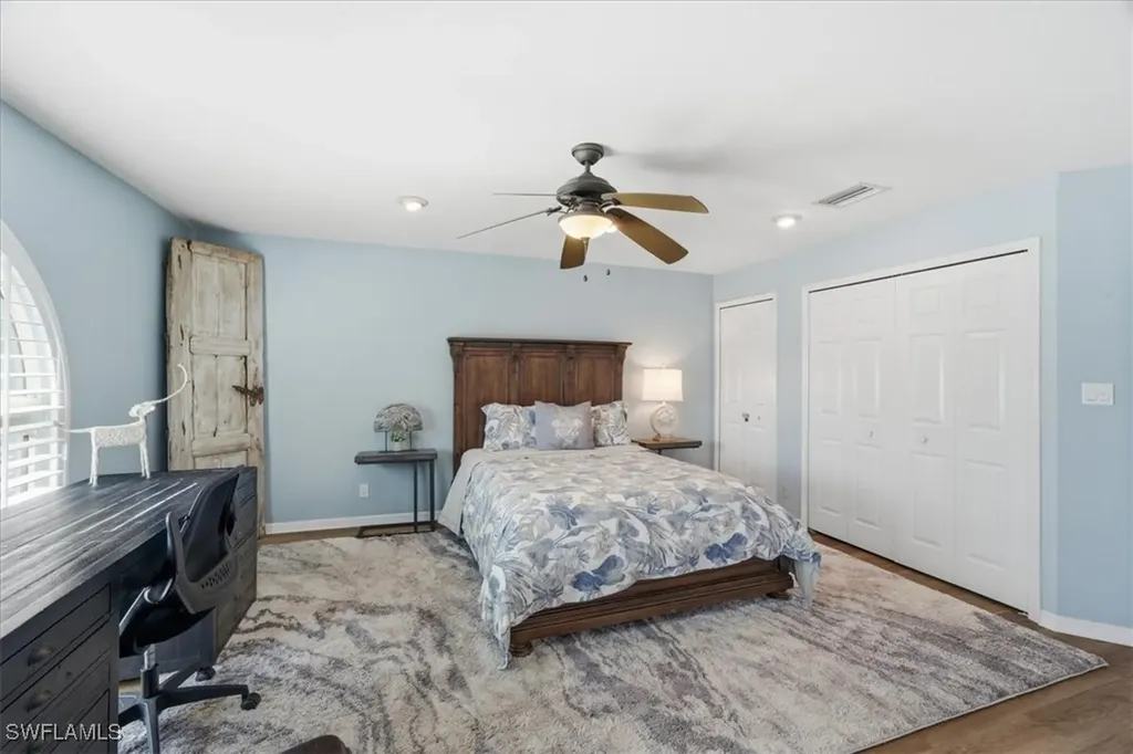 2206 Beach Parkway W Cape Coral FL 33914