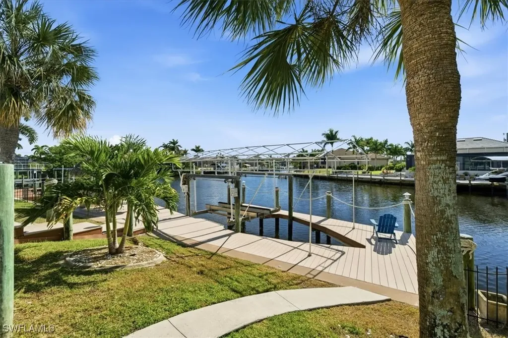 2206 Beach Parkway W Cape Coral FL 33914