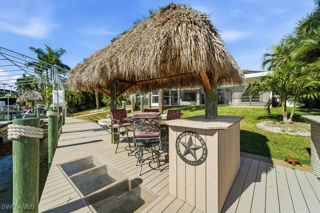 2206 Beach Parkway W Cape Coral FL 33914