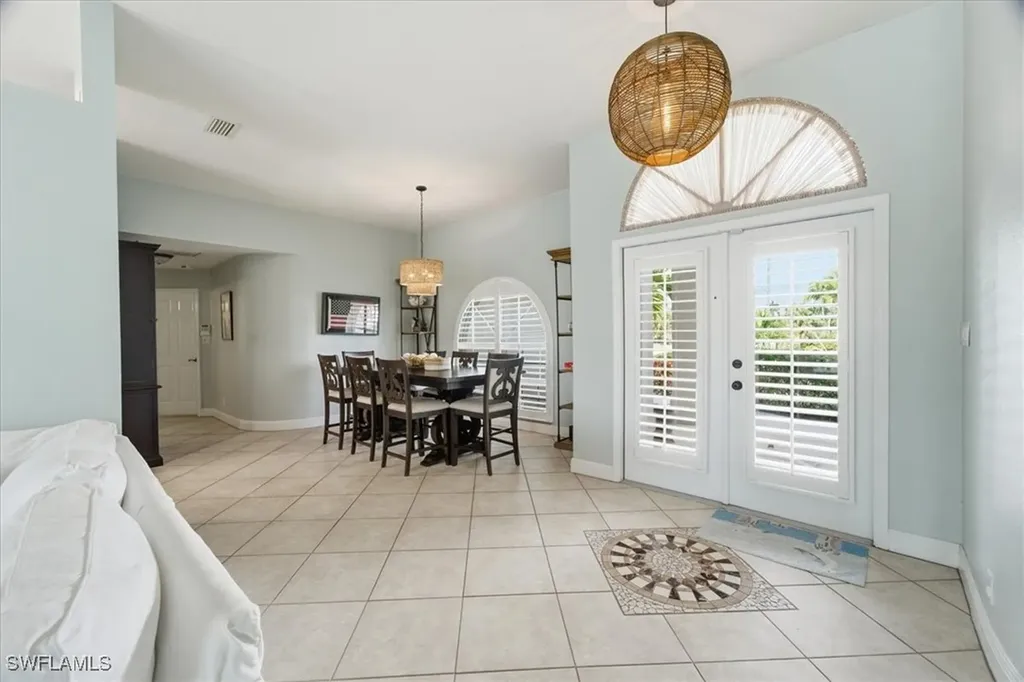 2206 Beach Parkway W Cape Coral FL 33914