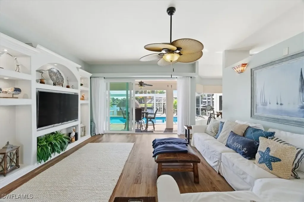 2206 Beach Parkway W Cape Coral FL 33914