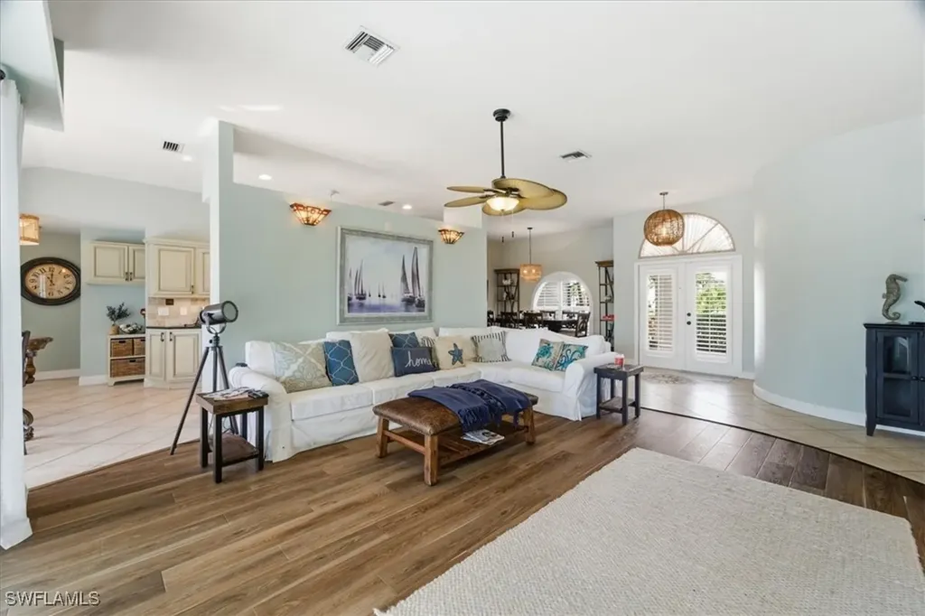 2206 Beach Parkway W Cape Coral FL 33914