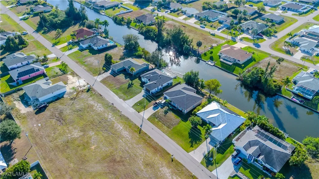 1820 SW 2nd Street Cape Coral FL 33991
