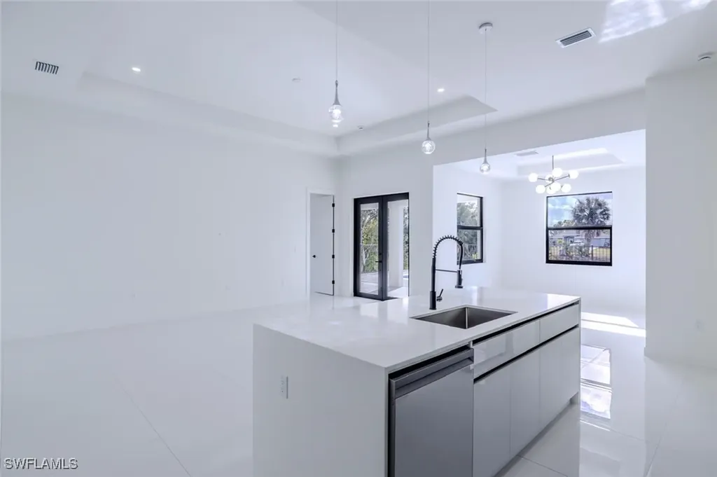 1820 SW 2nd Street Cape Coral FL 33991