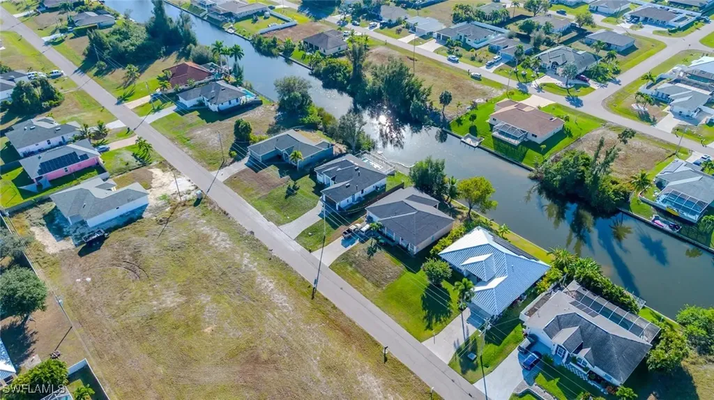1820 SW 2nd Street Cape Coral FL 33991
