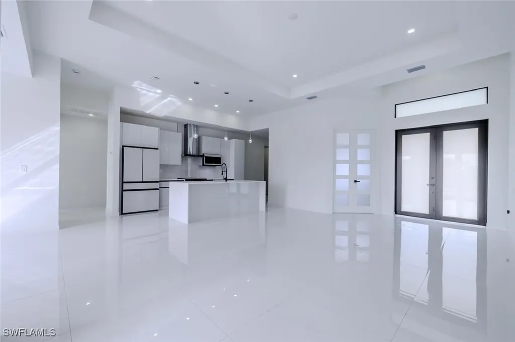 1820 SW 2nd Street Cape Coral FL 33991