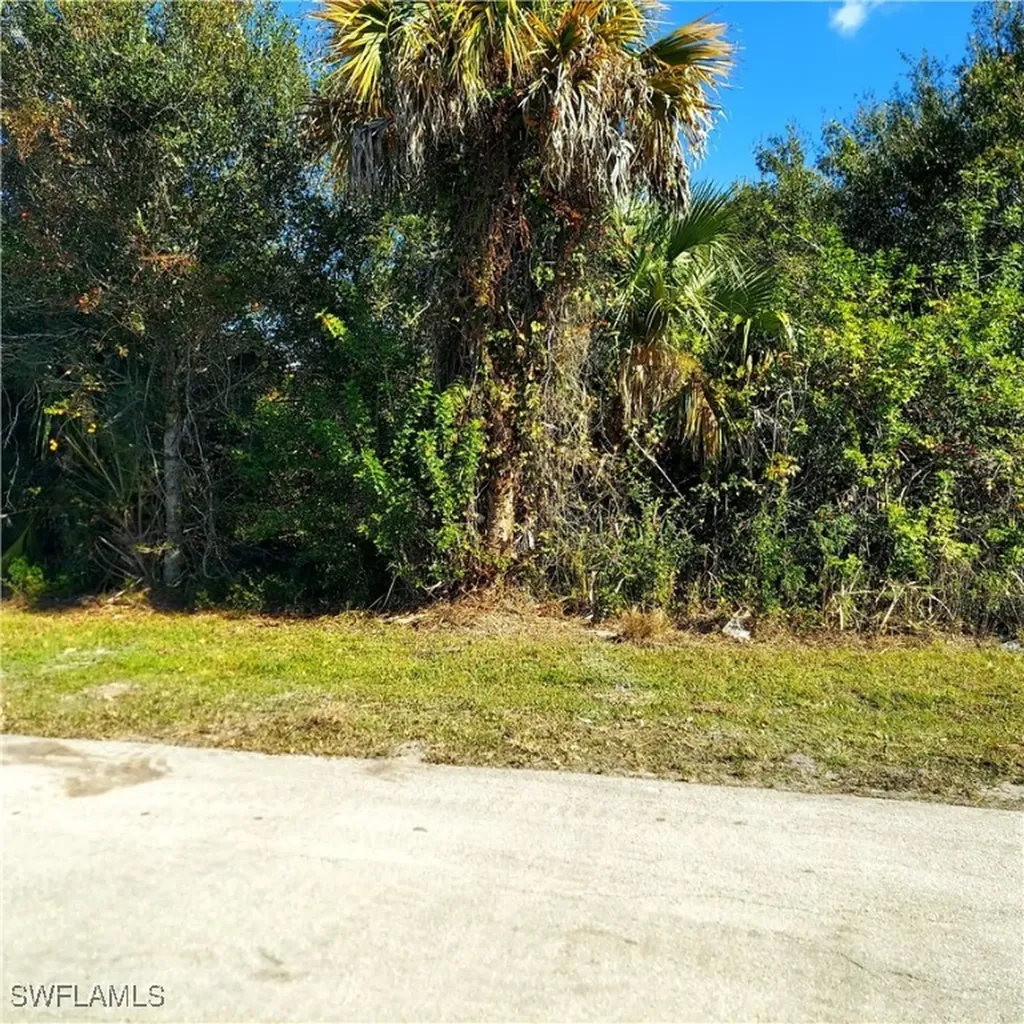 6036 Lacota Avenue Fort Myers FL 33905