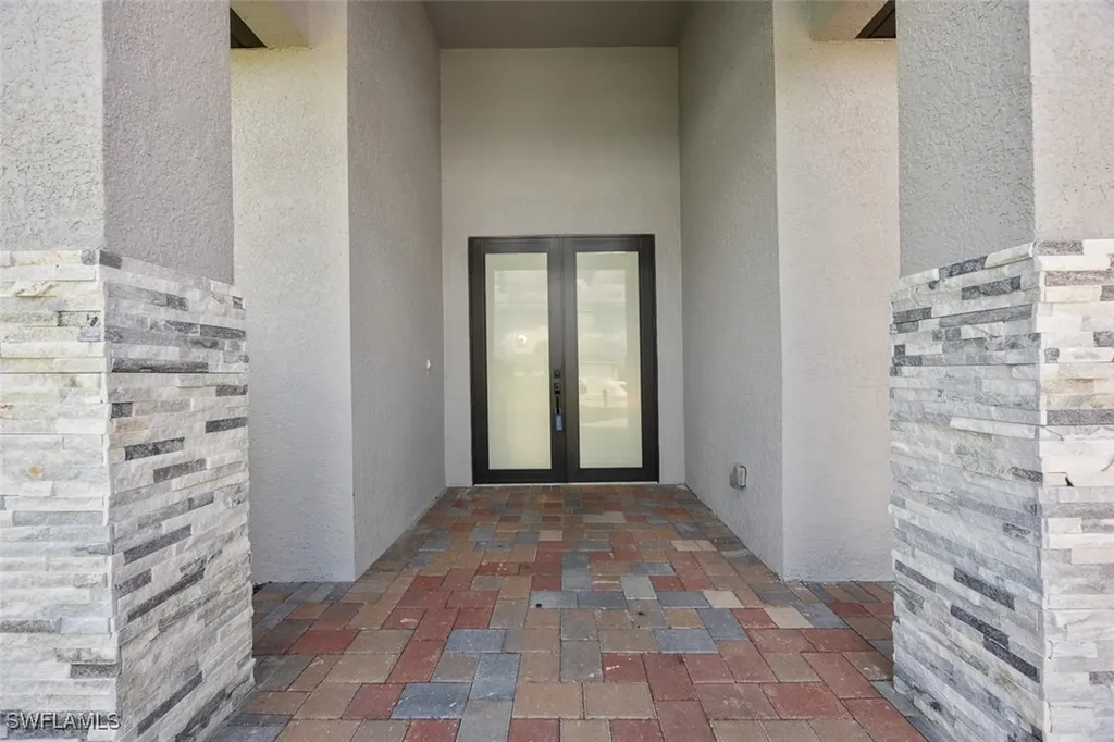 1609 Nelson Road N Cape Coral FL 33993