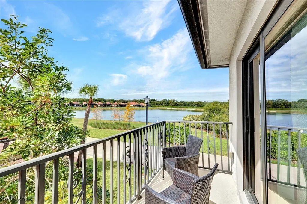 1439 Santiago Circle Naples FL 34113