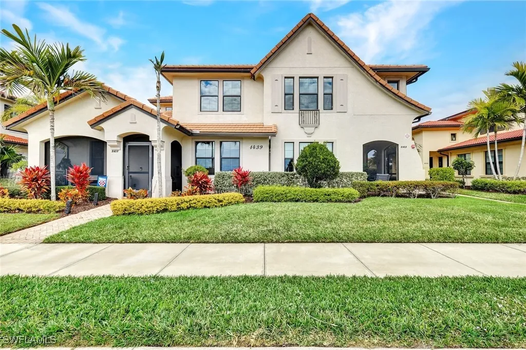 1439 Santiago Circle Naples FL 34113