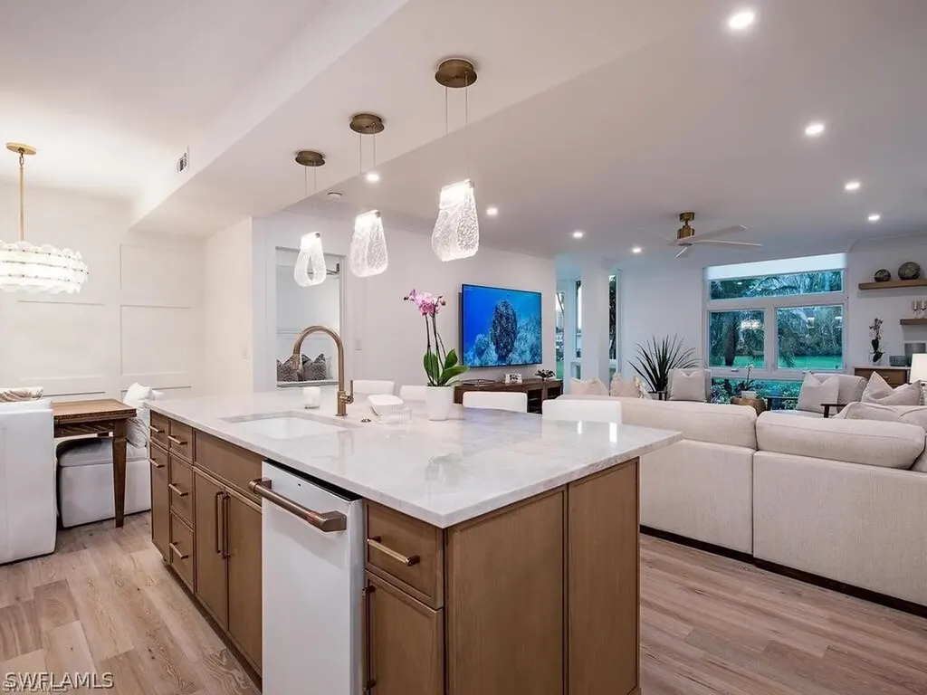 400 Park Shore Drive Naples FL 34103