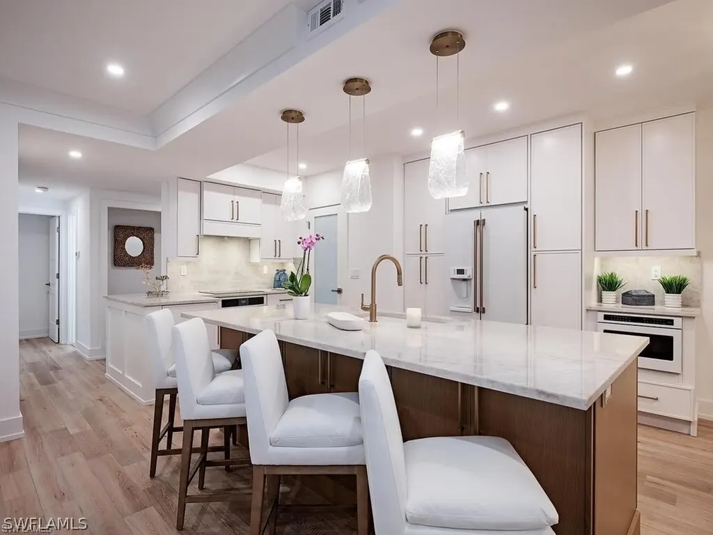 400 Park Shore Drive Naples FL 34103