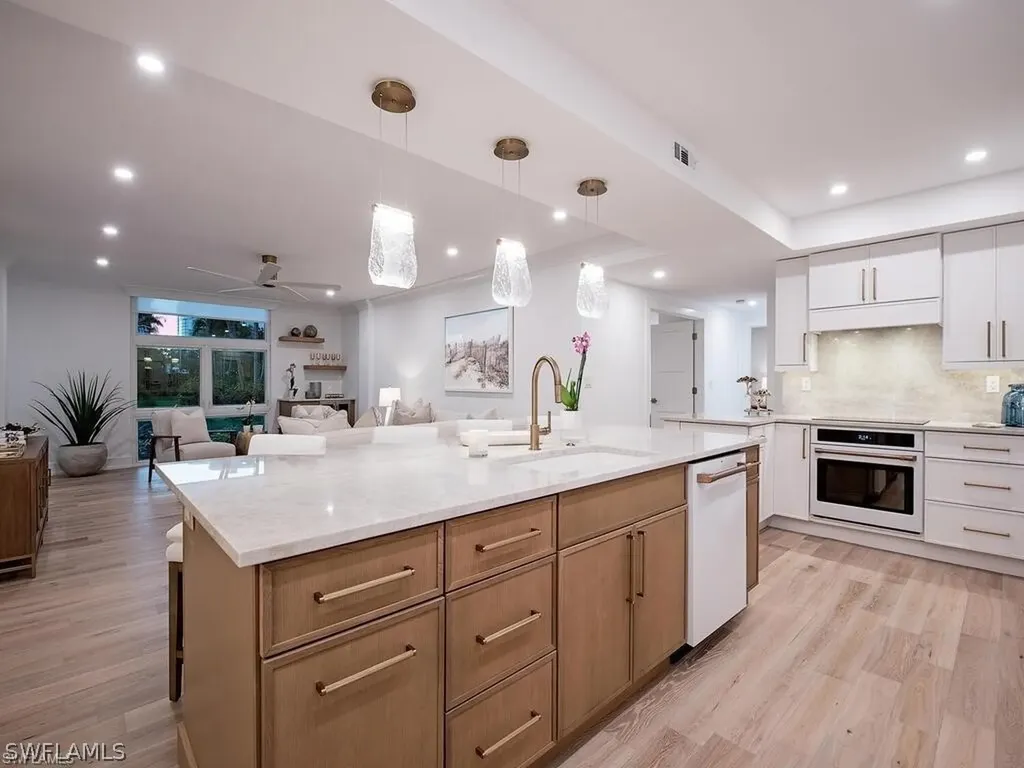 400 Park Shore Drive Naples FL 34103