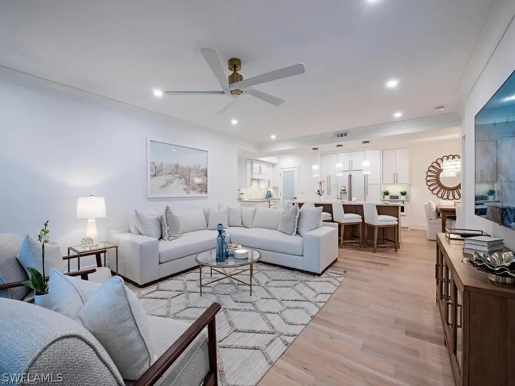 400 Park Shore Drive Naples FL 34103
