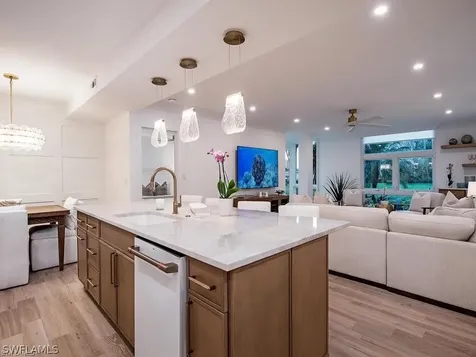 400 Park Shore Drive Naples FL 34103