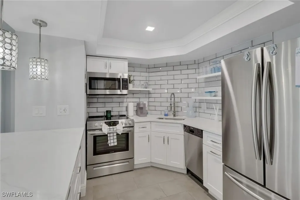 3 Bluebill Avenue Naples FL 34108