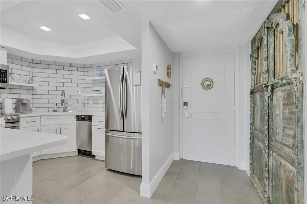 3 Bluebill Avenue Naples FL 34108