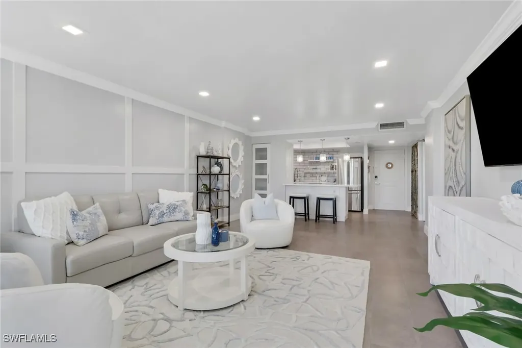 3 Bluebill Avenue Naples FL 34108