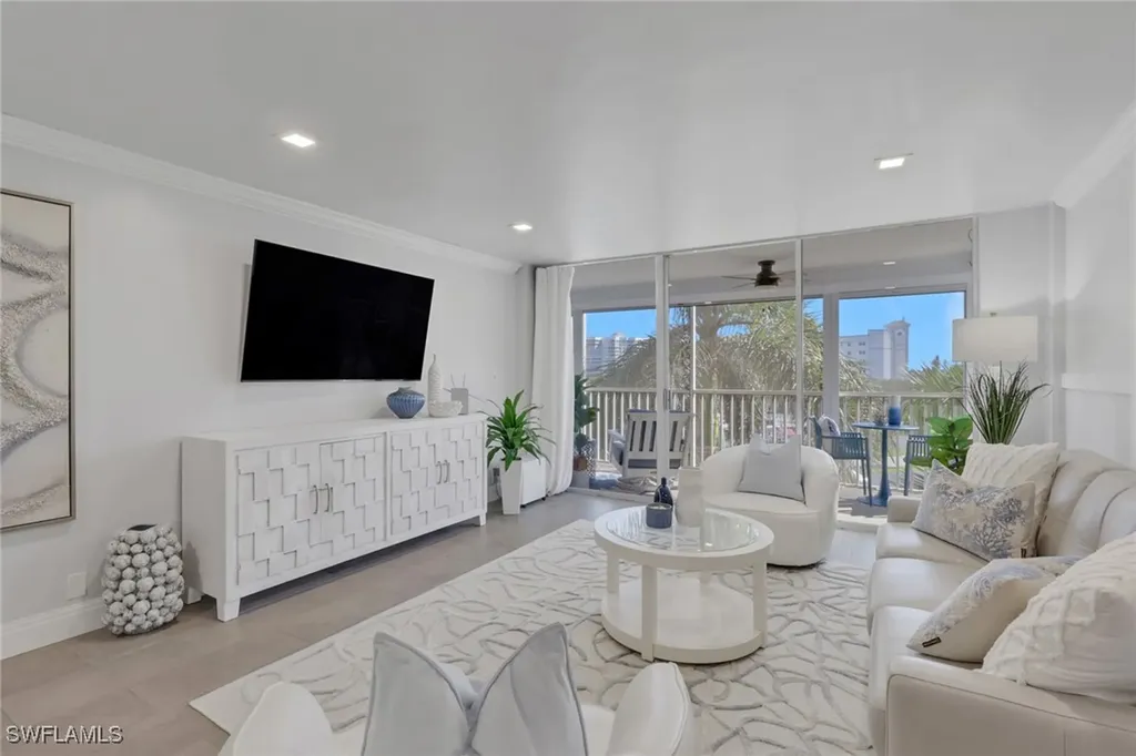 3 Bluebill Avenue Naples FL 34108