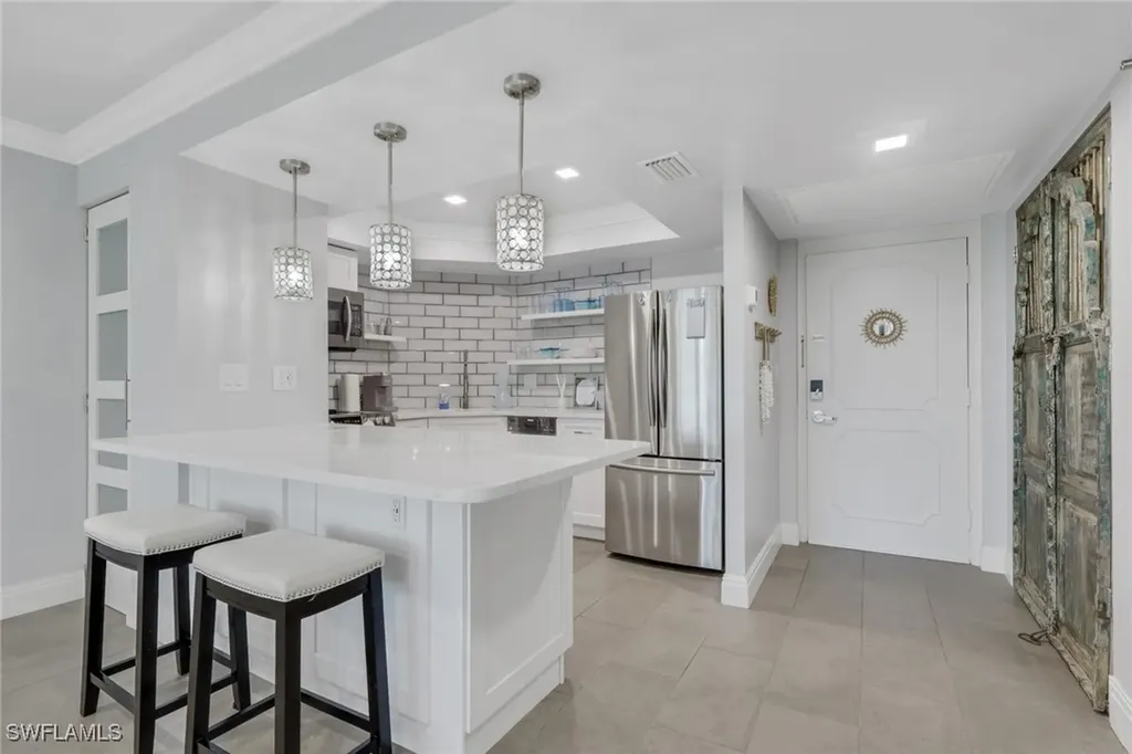 3 Bluebill Avenue Naples FL 34108