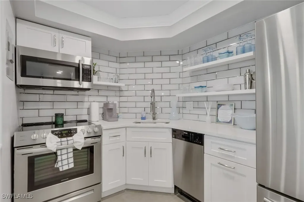 3 Bluebill Avenue Naples FL 34108