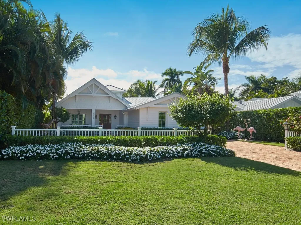 Naples FL, 742 11TH Avenue S