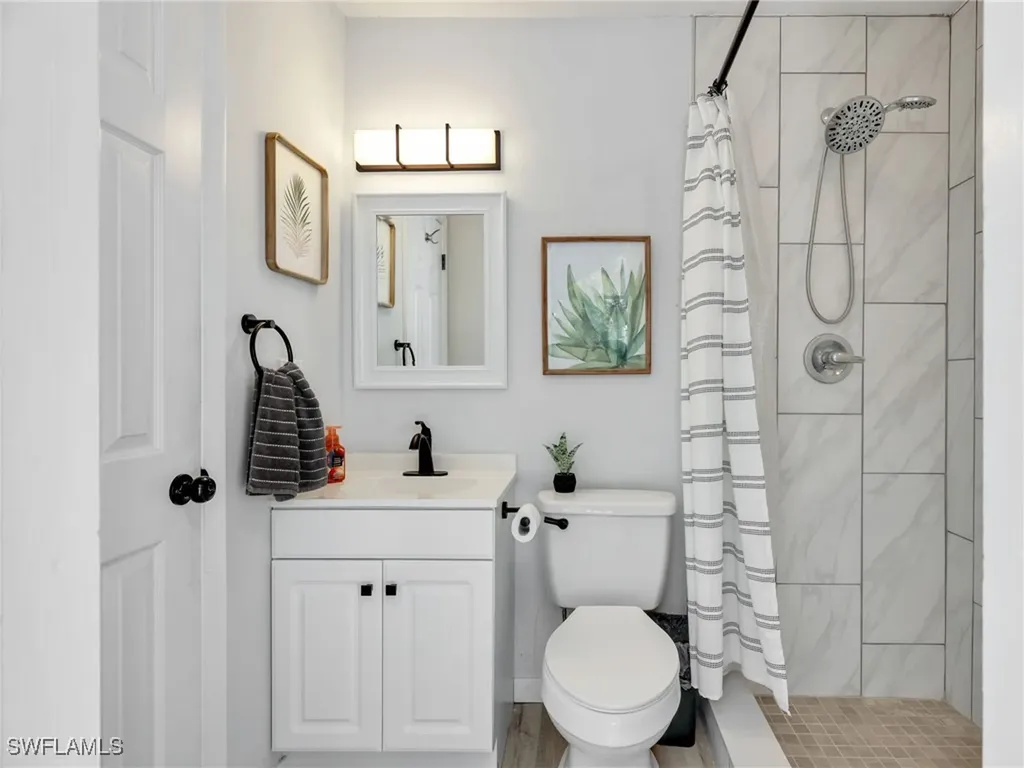 914 NE 2nd Avenue Cape Coral FL 33909