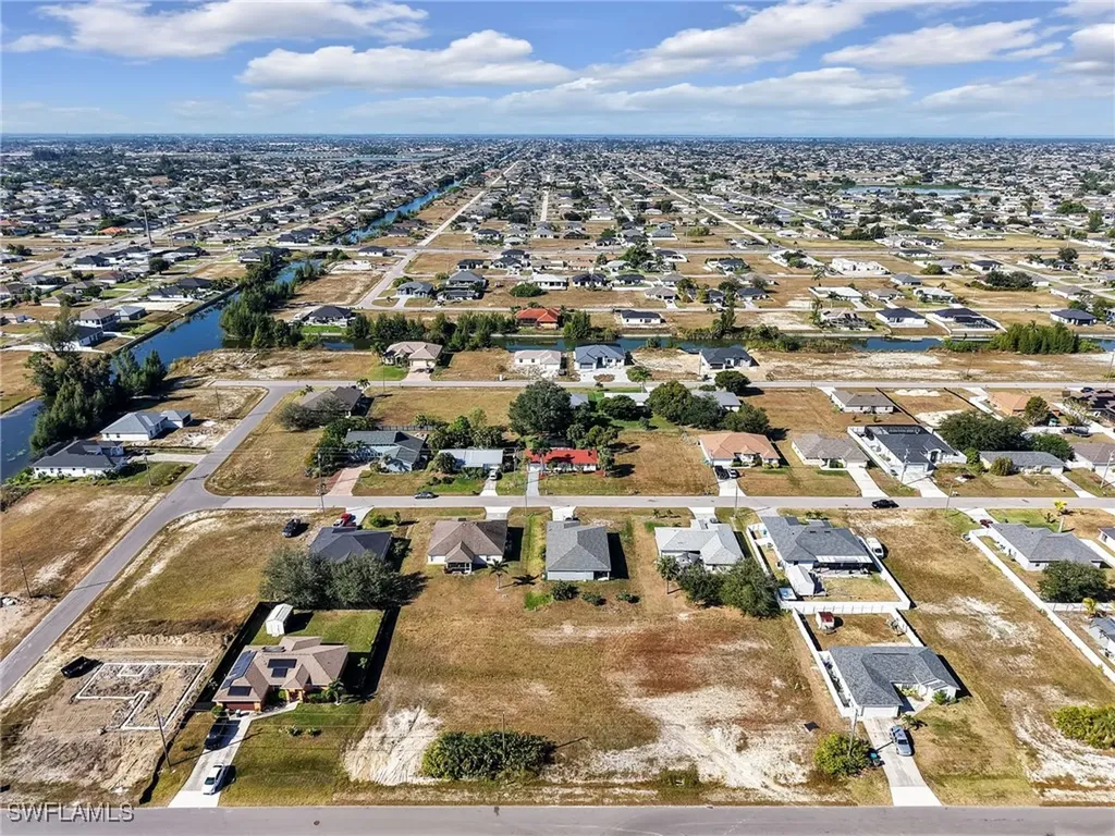 914 NE 2nd Avenue Cape Coral FL 33909