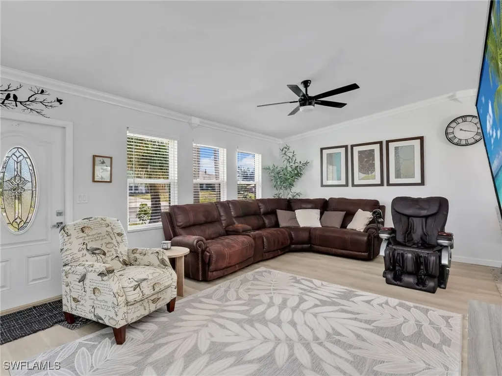 914 NE 2nd Avenue Cape Coral FL 33909