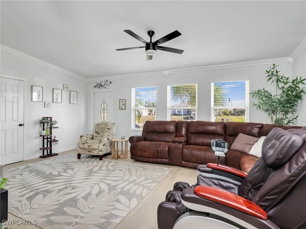 914 NE 2nd Avenue Cape Coral FL 33909