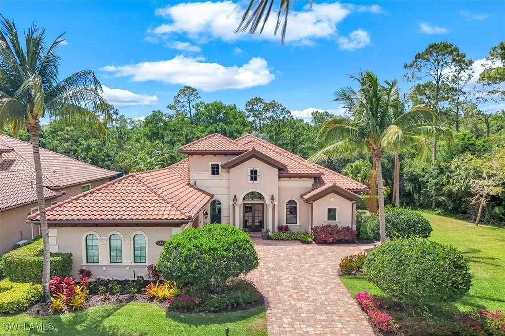 6477 Costa Circle Naples FL 34113