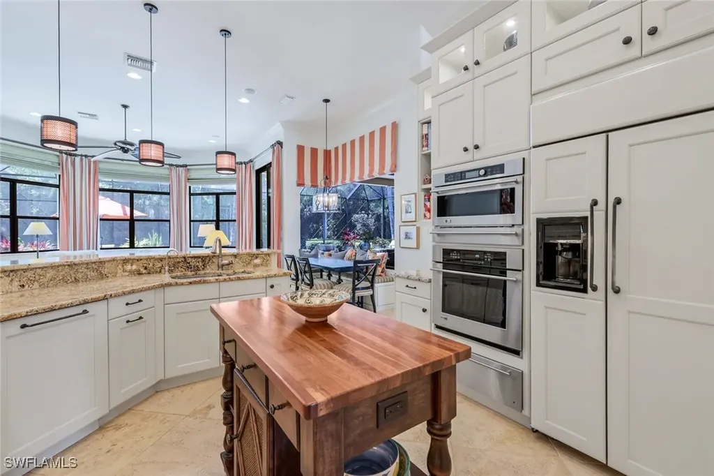 6477 Costa Circle Naples FL 34113
