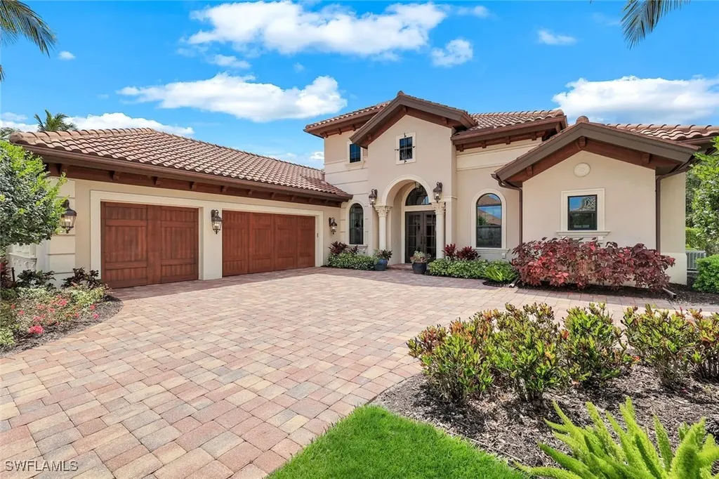 6477 Costa Circle Naples FL 34113