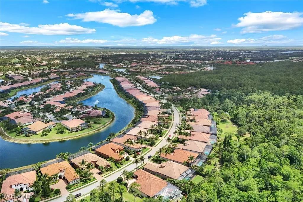 6477 Costa Circle Naples FL 34113