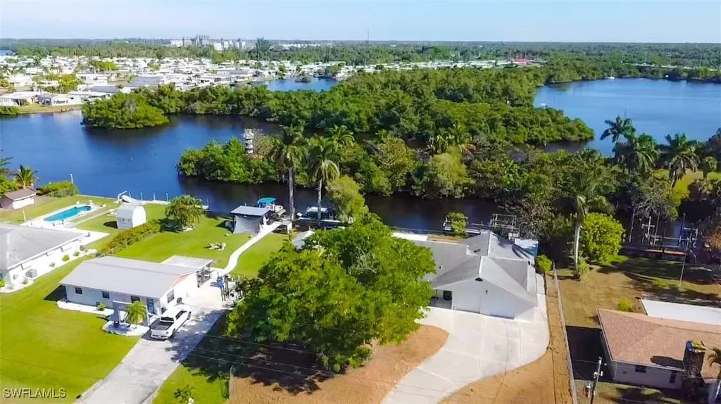 137 Meta Street Fort Myers FL 33905