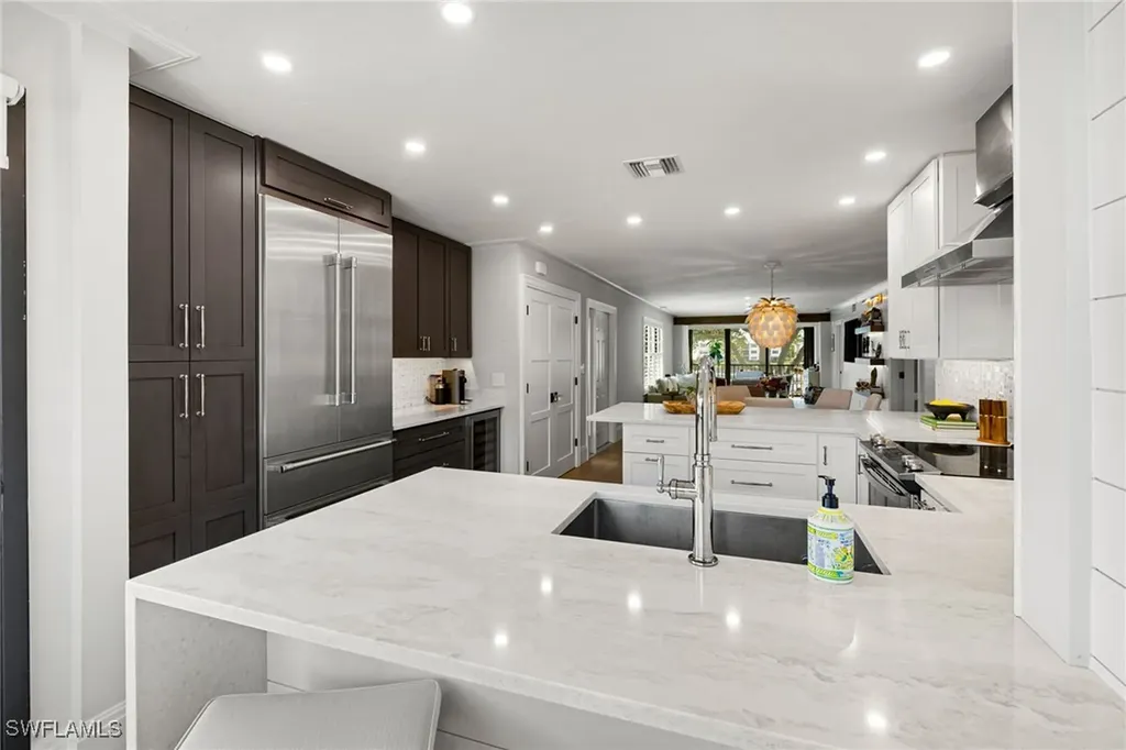 3135 Riviera Drive Naples FL 34103