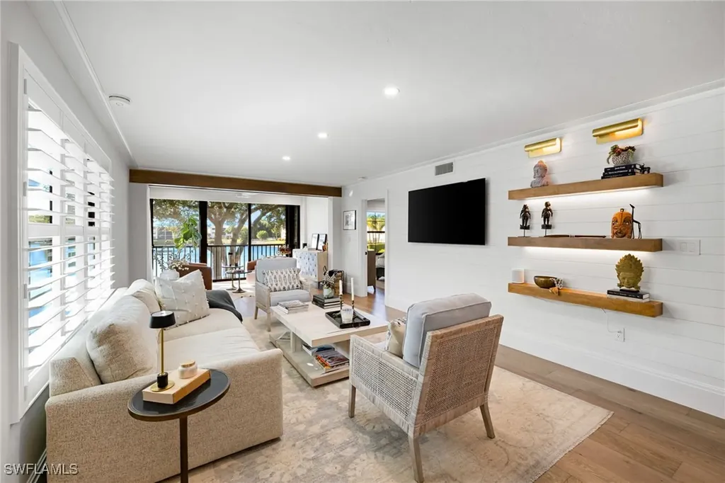 3135 Riviera Drive Naples FL 34103