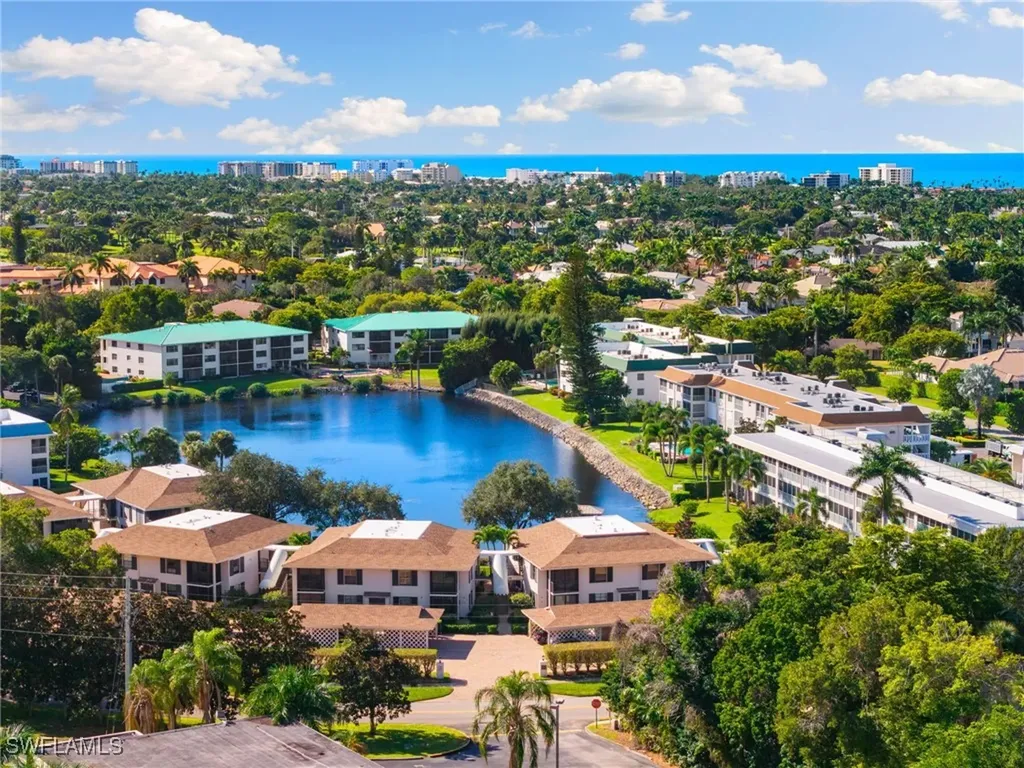 3135 Riviera Drive Naples FL 34103