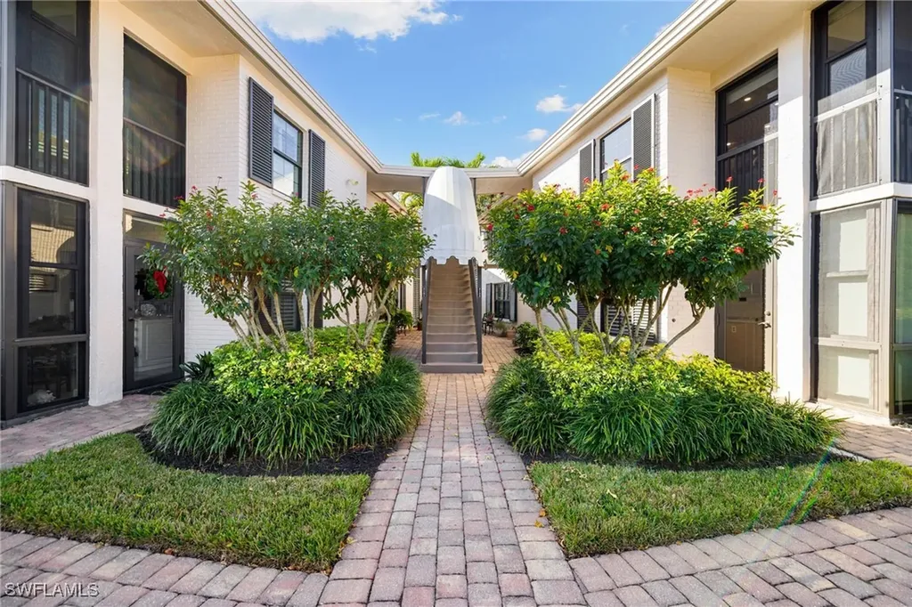 3135 Riviera Drive Naples FL 34103
