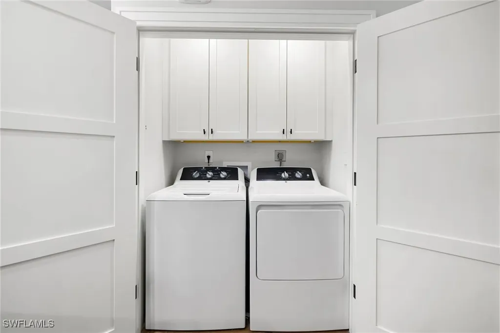 3135 Riviera Drive Naples FL 34103