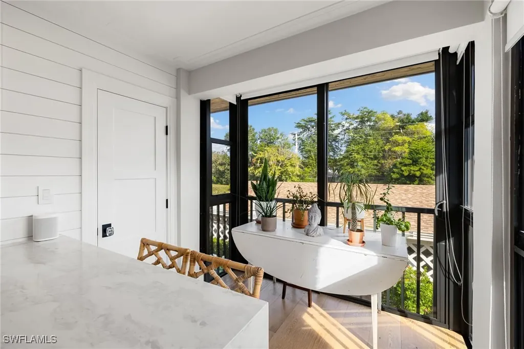 3135 Riviera Drive Naples FL 34103