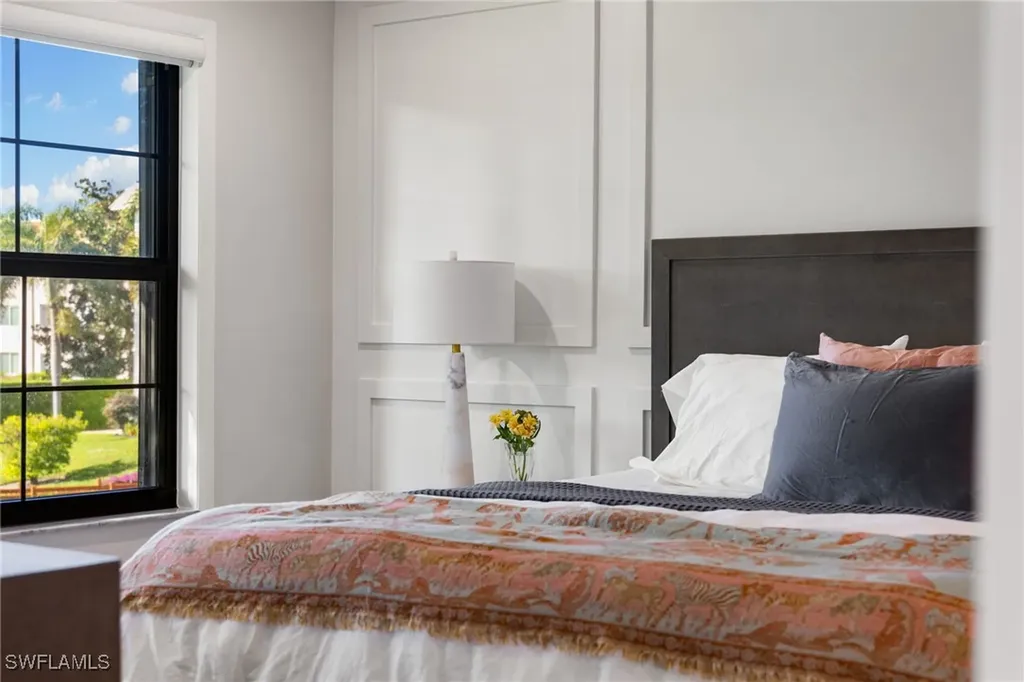 3135 Riviera Drive Naples FL 34103